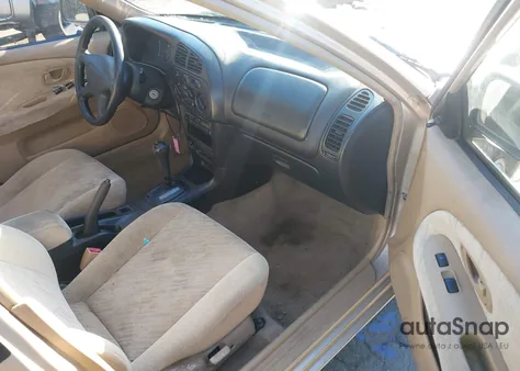 2000 Mitsubishi Mirage De from USA, damaged, VIN JA3AY26C6YU011226